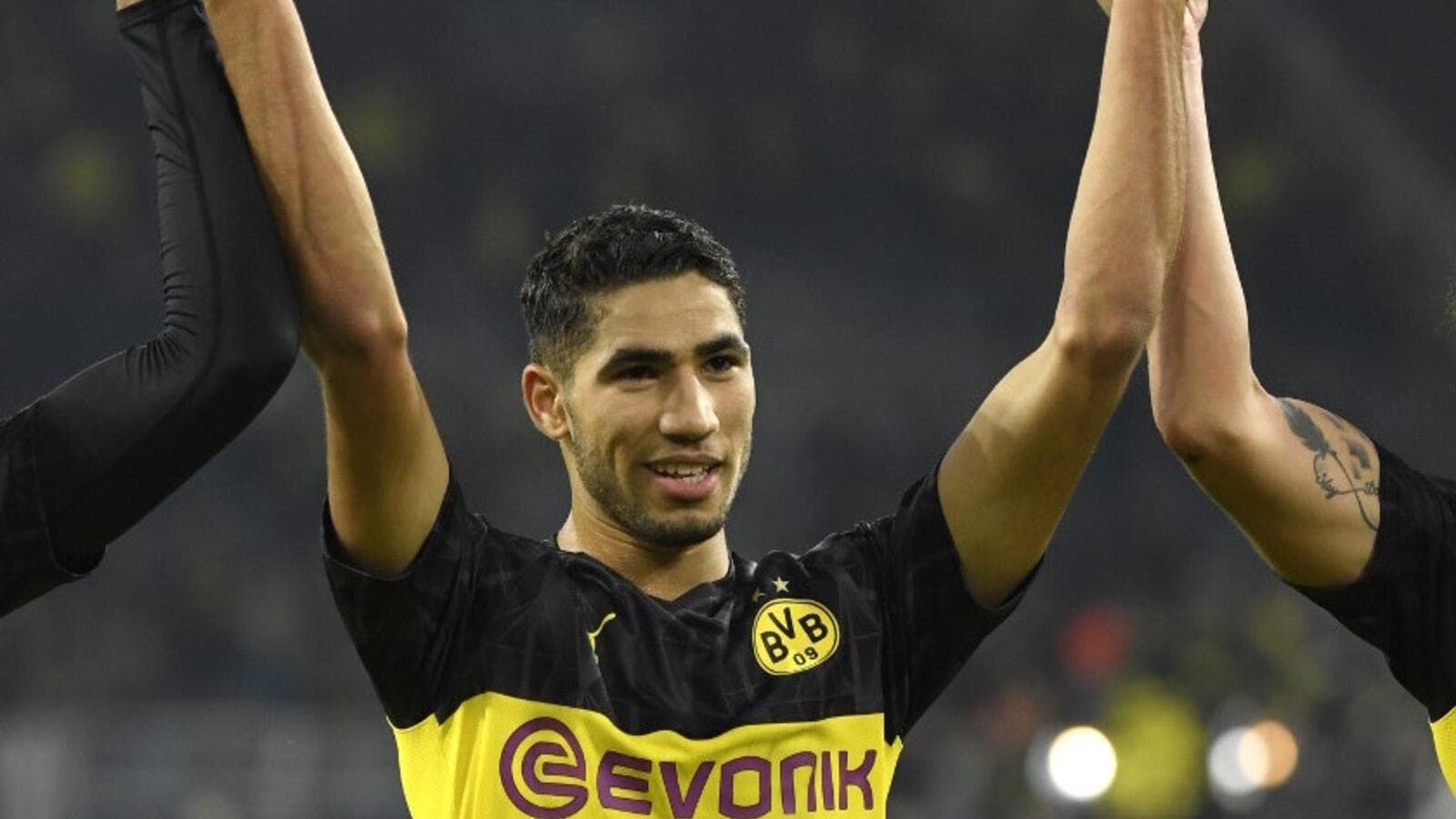 Borussia Dortmund Wants to Retain Hakimi despite Several Clubs Pursuing Him