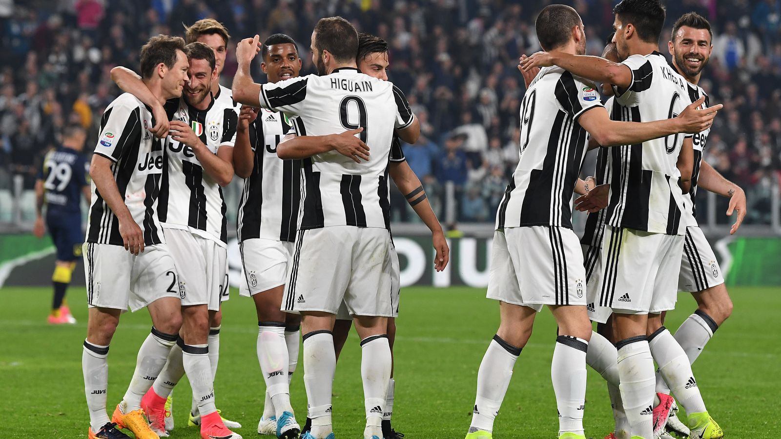 Juventus Missing Higuain, Chiellini, and Ramsey for Coppa Italia Semi-final