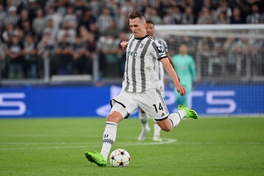 Juventus signs Arek Milik from Marseille on permanent deal